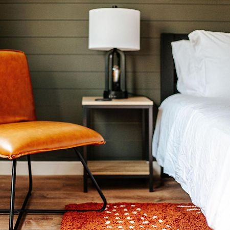 Grey Pine Lodge Waynesboro Extérieur photo